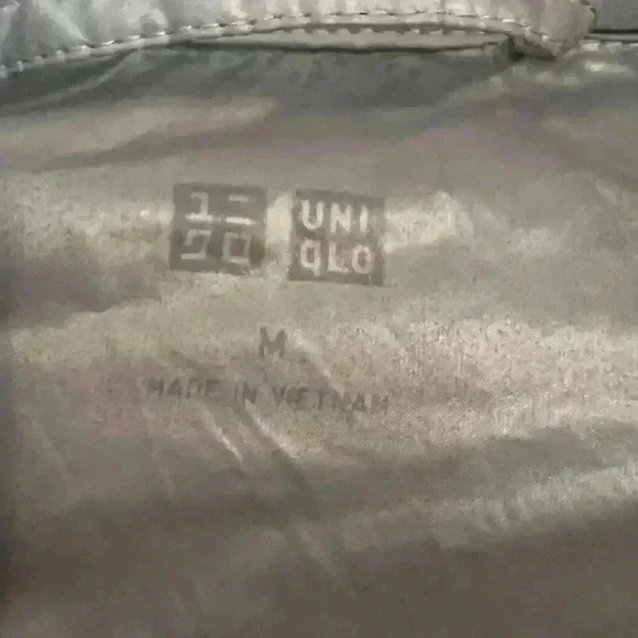 Uniqlo packable Grey Puffy Zip up coat size Medium - Picture 4 of 11